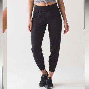 Lululemon SweatTo Street Jogger size 4 black